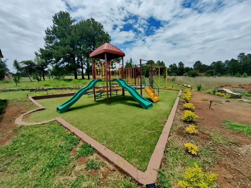Área común con juegos infantiles en Mezcapa